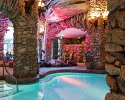 The guests are provided with a 18 hole golf course The guests are provided with a 18 hole golf course, on the hill below. Other services include an indoor pool, spa, sauna, an on-site restaurant, a lou